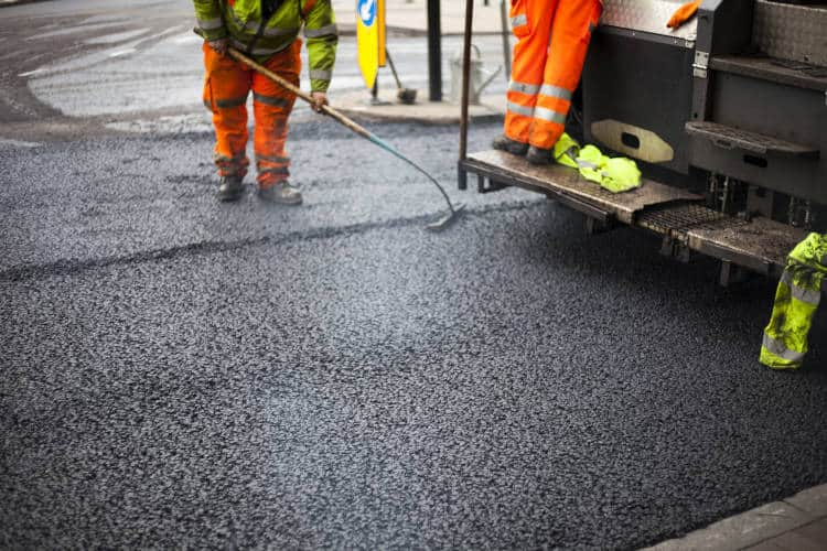How Paving Maintenance Services Can Extend the Life of Your Driveway or Parking Lot